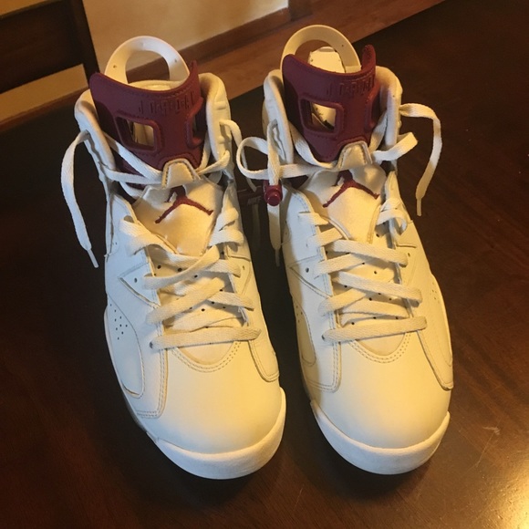 SOLD! Jordan Retro 6 Maroon size 10.5 9/10 - Picture 2 of 6